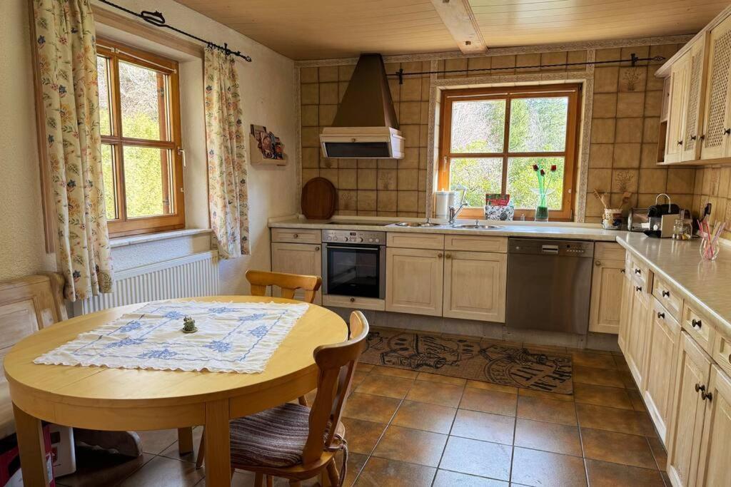 Romantisches Alpenchalet - Mit Sauna Und Kamin - Ruhig Und Zentral Bad Tölz Εξωτερικό φωτογραφία